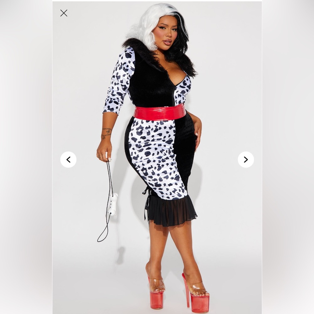 Cruella 101 Dalmatians Plus Size Halloween Costume with Red Belt